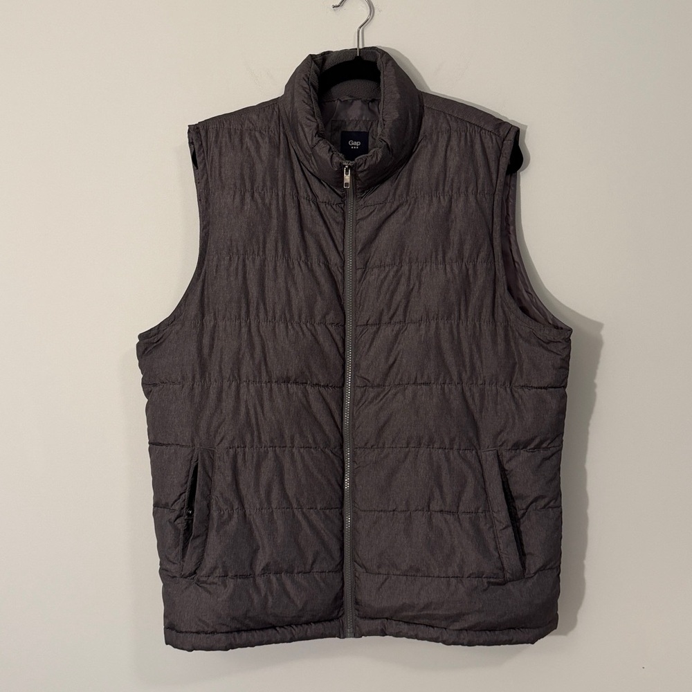 GAP Men's Charcoal Gray Puffer Vest size Large